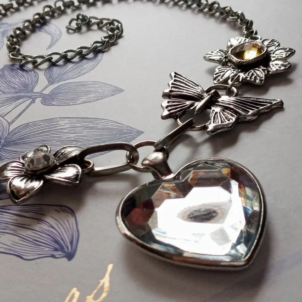 💙🌸🦋Chunky Crystal Rhinestone Heart Flowers Butterfly Statement Necklace🦋🌸💙 - Picture 8 of 12